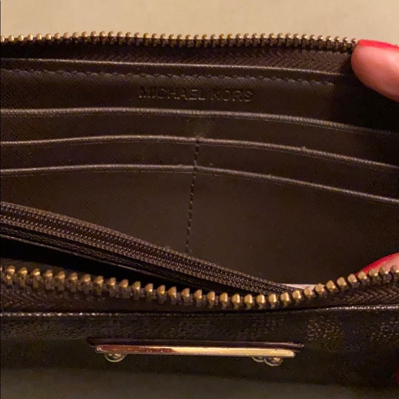 Michael Kors Wallet - Picture 3 of 5